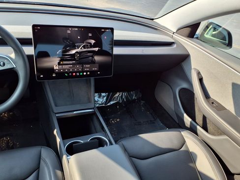 Used 2025 Tesla Model 3 Long Range RWD image 3