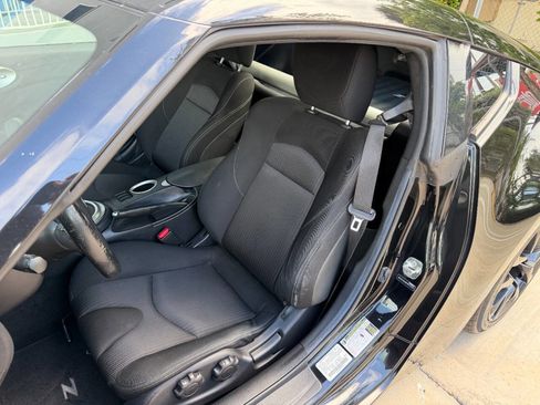 Used 2015 Nissan 370Z Coupe RWD image 15