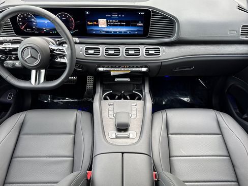 New 2026 Mercedes-Benz GLS 450 4MATIC image 3