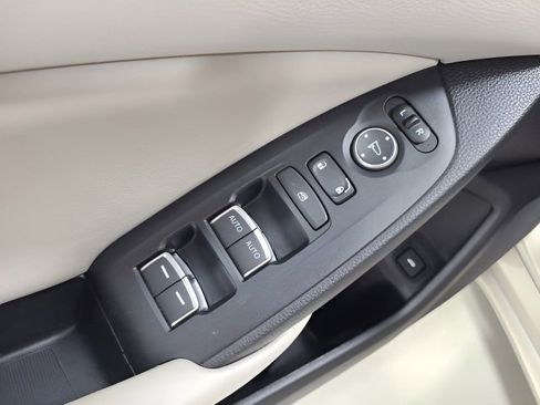 Used 2019 Honda Accord LX image 19
