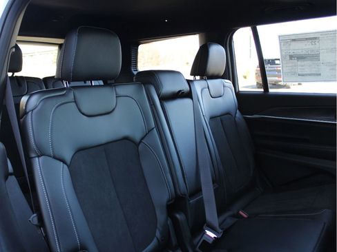 New 2026 Jeep Grand Cherokee L 4WD image 29