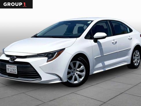 Certified 2023 Toyota Corolla LE FWD image 1