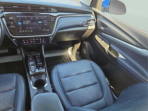 Used 2022 Chevrolet Bolt EUV Premier w/ Sun & Sound Package image 12