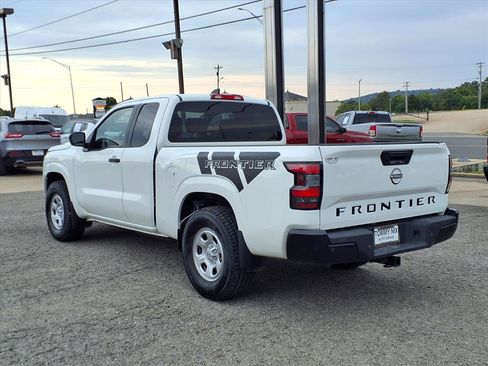 Used 2022 Nissan Frontier S w/ Technology Package image 2