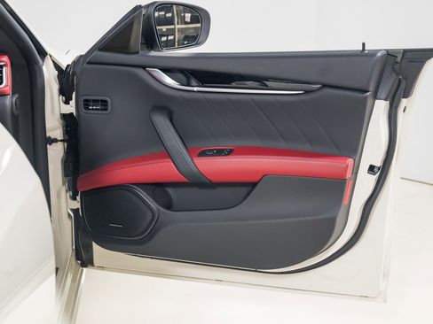 Used 2022 Maserati Ghibli Modena Q4 image 25