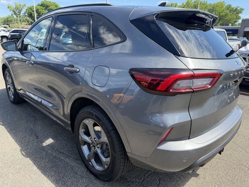 Certified 2023 Ford Escape ST-Line w/ Tech Pack #1 AWD/4WD image 3
