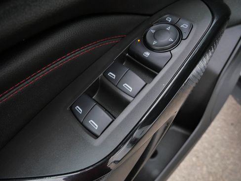 Used 2024 Chevrolet Trax RS w/ Sunroof Package image 19