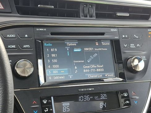 Used 2018 Toyota Avalon XLE Premium image 17