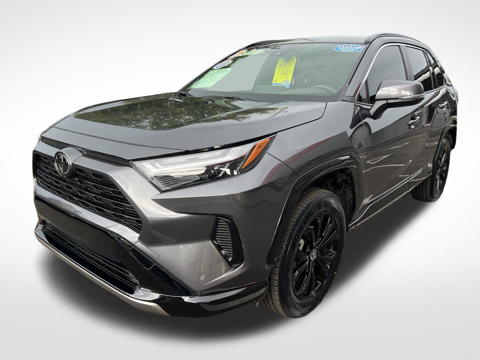Used 2025 Toyota RAV4 SE AWD/4WD image 3