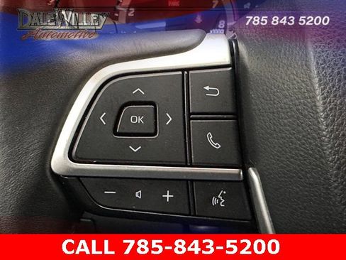 Used 2023 Toyota Highlander LE image 9