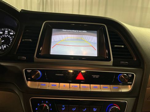 Used 2019 Hyundai Sonata SE FWD image 16