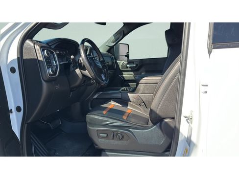 Used 2022 GMC Sierra 2500 AT4 w/ Gooseneck/5TH Wheel Package AWD/4WD image 6
