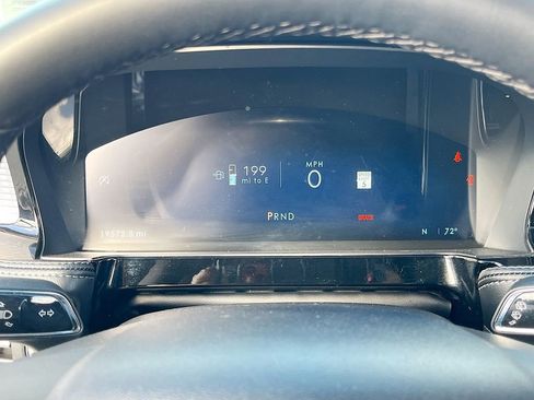 Used 2024 Lincoln Corsair Premiere image 12