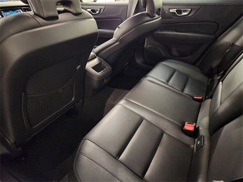 Used 2024 Volvo S60 B5 Core image 30