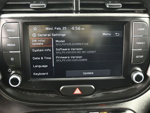 Used 2023 Kia Soul LX image 23