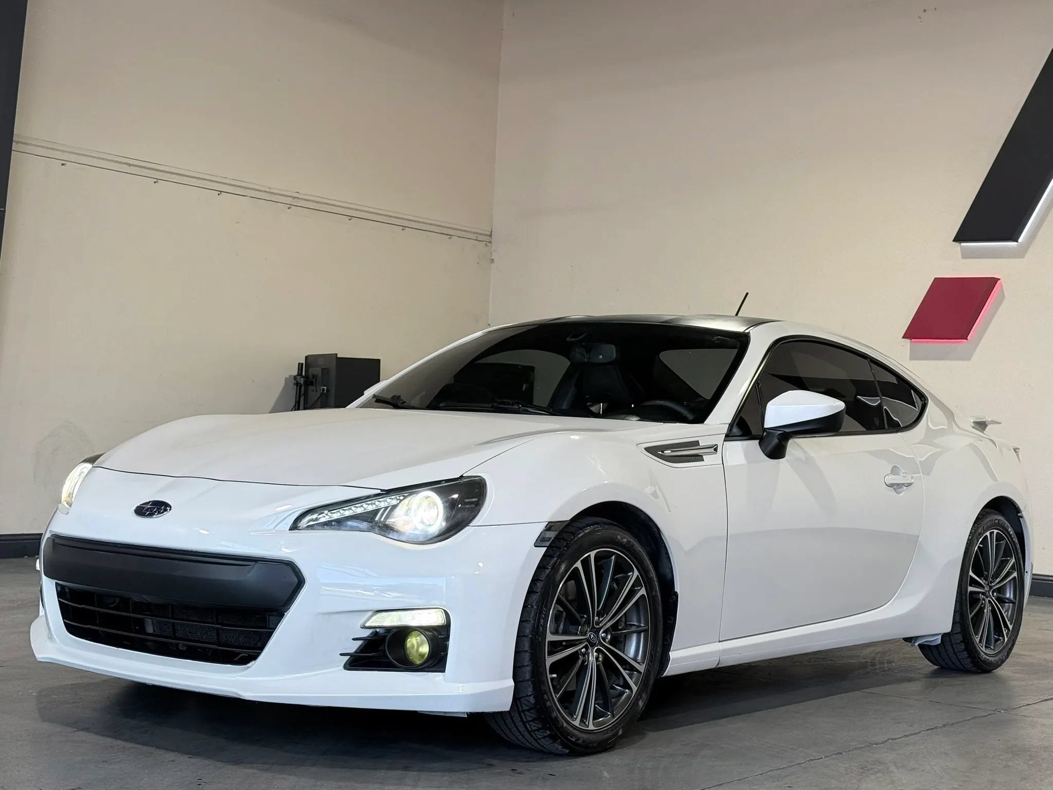 Used 2014 Subaru BRZ Limited w/ Popular Package #1B RWD image 1