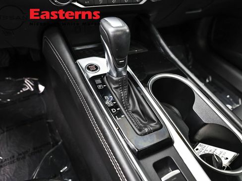 Used 2023 Nissan Altima 2.5 SV w/ SV Premium Package AWD/4WD image 13