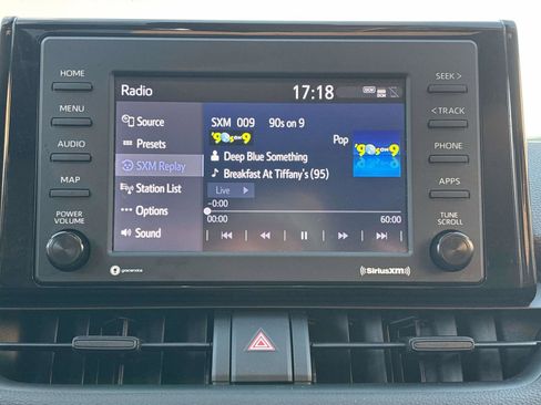 Used 2022 Toyota RAV4 XLE w/ Convenience Package image 18