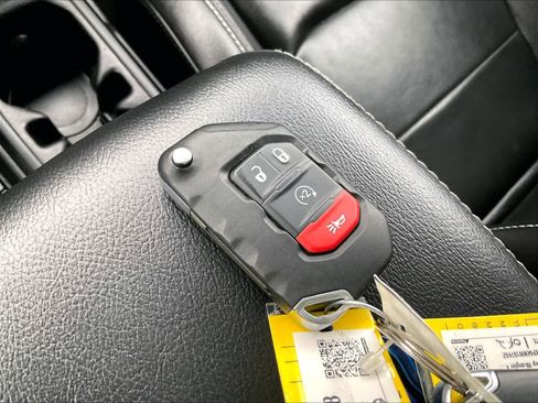 Used 2022 Jeep Wrangler Unlimited Sahara w/ Cold Weather Group image 32