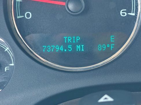 Used 2013 Chevrolet Avalanche LTZ AWD/4WD image 20