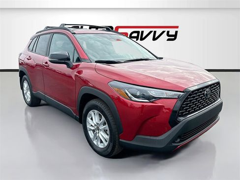 Used 2025 Toyota Corolla Cross LE w/ Moonroof Package image 1