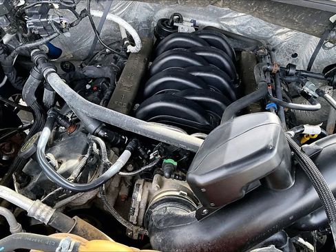 Used 2015 Ford F150 XLT w/ Equipment Group 302A Luxury AWD/4WD image 37