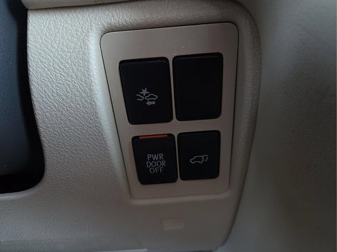 Used 2020 Lexus LX 570 4WD w/ Luxury Package image 22