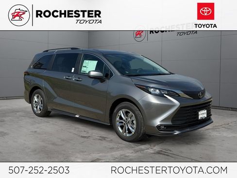 Used 2026 Toyota Sienna XLE AWD/4WD image 1