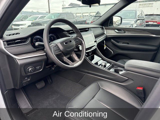 Used 2026 Jeep Grand Cherokee L Limited AWD/4WD image 9