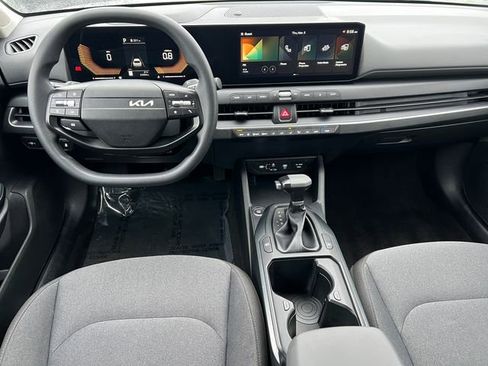 Used 2025 Kia K4 LXS image 2