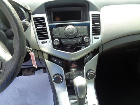Used 2011 Chevrolet Cruze LS w/ Connectivity Package image 14