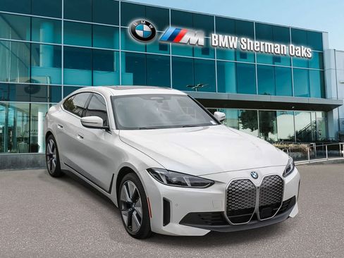 New 2026 BMW i4 eDrive40 w/ Premium Package RWD image 3