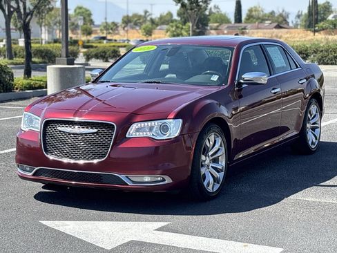 Used 2020 Chrysler 300 Limited RWD image 3