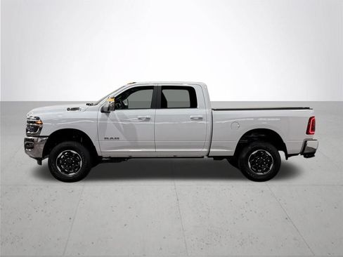 Used 2026 RAM 2500 Laramie AWD/4WD image 13