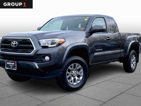 Used 2016 Toyota Tacoma SR5 w/ SR5 Appearance Package (SN) image 1