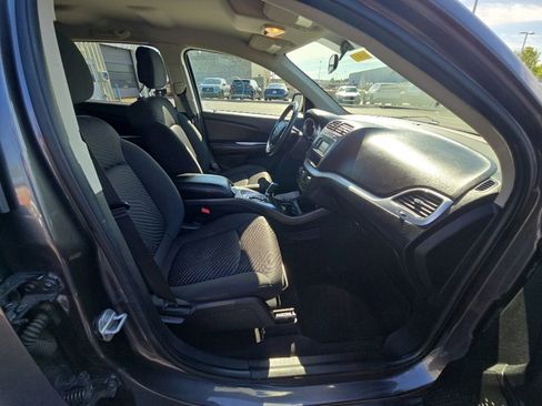 Used 2018 Dodge Journey SE w/ Blacktop Package FWD image 30