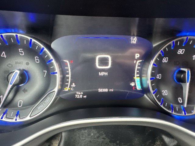 Used 2025 Chrysler Pacifica Select FWD image 16