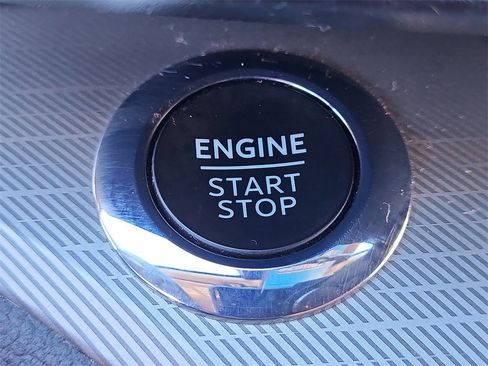 Used 2022 Ford Explorer XLT w/ Equipment Group 202A image 29