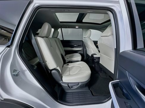 Used 2026 Toyota Grand Highlander AWD image 29