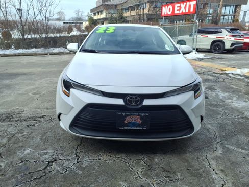 Certified 2023 Toyota Corolla LE image 2