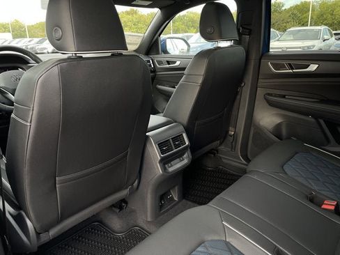 New 2026 Volkswagen Atlas Cross Sport SEL Premium R-Line image 25