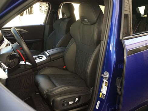 Used 2025 BMW XM w/ M Driver's Package AWD/4WD image 9