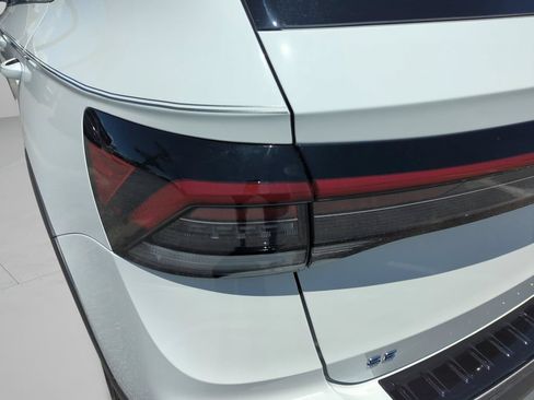 New 2026 Volkswagen Taos SE FWD image 44