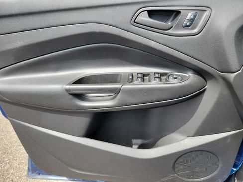 Used 2017 Ford Escape S FWD image 18