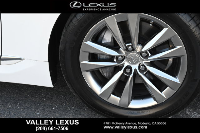 Used 2015 Lexus LS 460 w/ Comfort Package RWD image 22