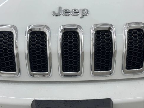 Used 2017 Jeep Cherokee Limited AWD/4WD image 35