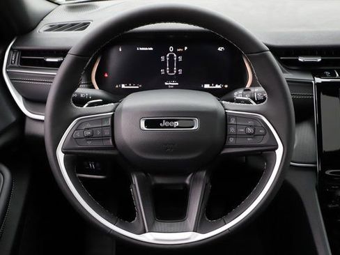 New 2025 Jeep Grand Cherokee L Altitude AWD/4WD image 22