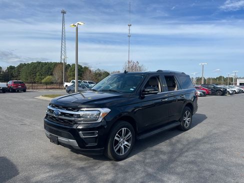 Used 2024 Ford Expedition Limited image 3
