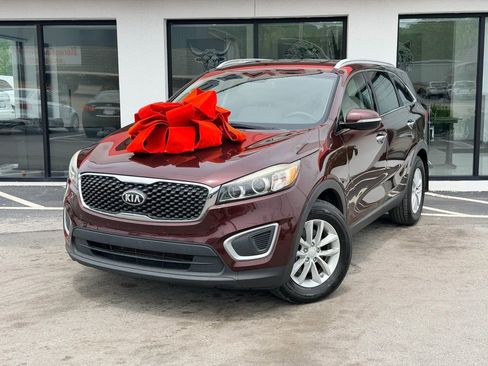 Used 2018 Kia Sorento FWD image 1
