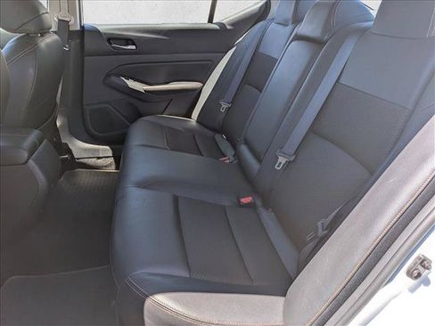 Used 2022 Nissan Altima 2.5 SR FWD image 17